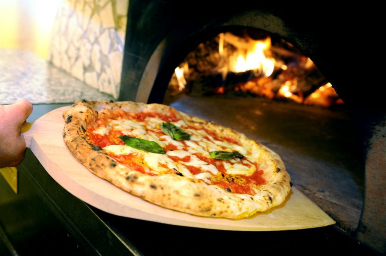 Pizza Napoletana: una storia a sopresa