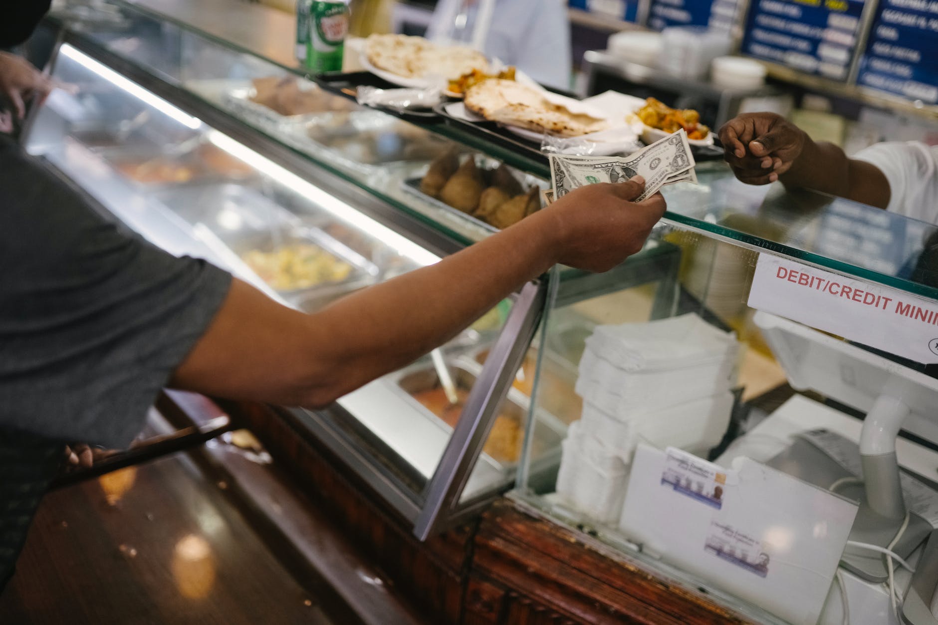 Esplora le diverse sfumature della preparazione del cibo per luoghi unici!